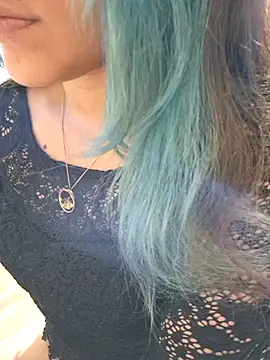 Snapshot of euahotmarii20 chatting on 09/18/25, 07:21 euahotmarii20 online show from 09/18/25, 07:21