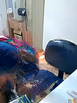 Snapshot of euahotmarii20 chatting on 09/19/25, 04:03 euahotmarii20 online show from 09/19/25, 04:03