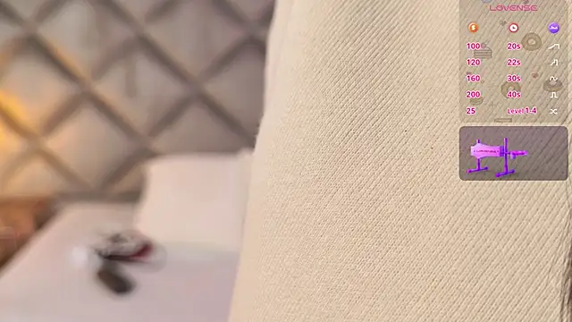 Snapshot of amy_greene chatting on 10/02/25, 11:39 amy greene online show from 10/02/25, 11:39