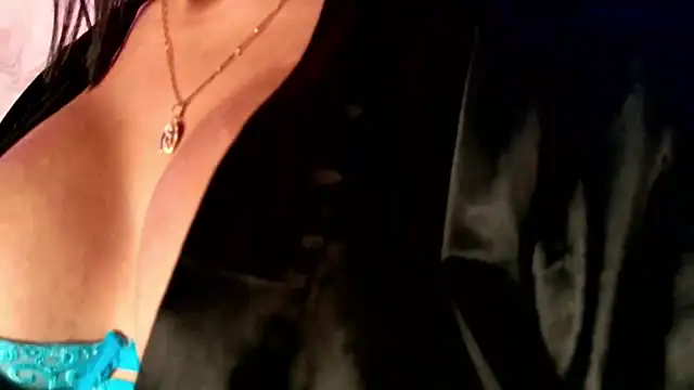 Snapshot of amy_greene chatting on 04/10/26, 12:10 amy greene online show from 04/10/26, 12:10