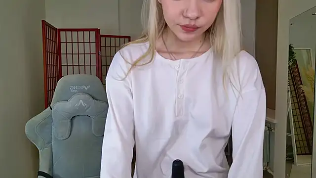 NyxBlonde online show from 11/26/25, 01:34