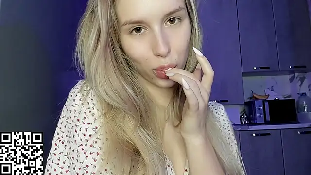 Snapshot of ElysiaXo chatting on 10/12/25, 11:59 ElysiaXo online show from 10/12/25, 11:59