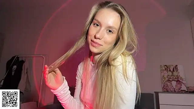 Snapshot of ElysiaXo chatting on 10/24/25, 11:23 ElysiaXo online show from 10/24/25, 11:23