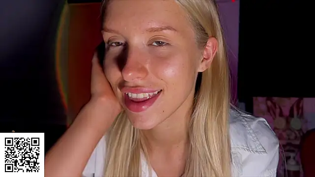 Snapshot of ElysiaXo chatting on 11/09/25, 11:03 ElysiaXo online show from 11/09/25, 11:03