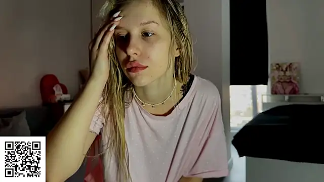 Snapshot of ElysiaXo chatting on 11/26/25, 05:19 ElysiaXo online show from 11/26/25, 05:19