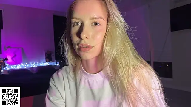 Snapshot of ElysiaXo chatting on 11/29/25, 10:57 ElysiaXo online show from 11/29/25, 10:57