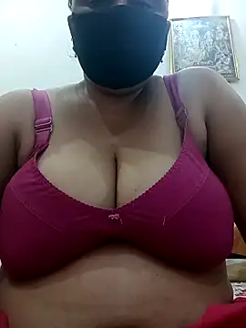 Snapshot of Rakhi_sawant143 chatting on 10/31/25, 02:56 Rakhi sawant143 online show from 10/31/25, 02:56