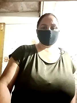 Snapshot of Rakhi_sawant143 chatting on 11/23/25, 03:01 Rakhi sawant143 online show from 11/23/25, 03:01