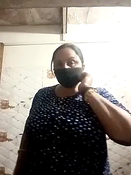 Snapshot of Rakhi_sawant143 chatting on 12/01/25, 02:44 Rakhi sawant143 online show from 12/01/25, 02:44