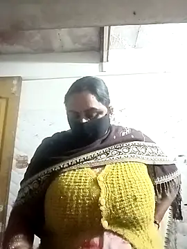 Snapshot of Rakhi_sawant143 chatting on 12/03/25, 04:27 Rakhi sawant143 online show from 12/03/25, 04:27