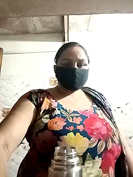 Snapshot of Rakhi_sawant143 chatting on 12/05/25, 04:14 Rakhi sawant143 online show from 12/05/25, 04:14