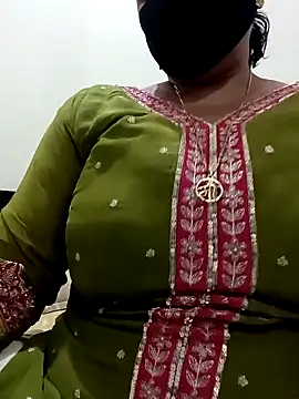 Rakhi sawant143 online show from 02/17/26, 02:02