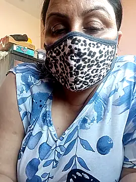 Snapshot of Rakhi_sawant143 chatting on 06/22/26, 11:07 Rakhi sawant143 online show from 06/22/26, 11:07