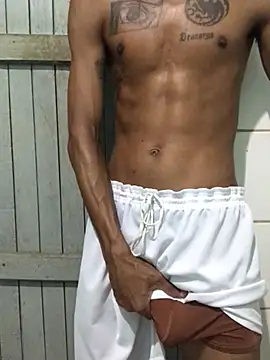 Snapshot of lcsexy45 chatting on 04/09/26, 10:48 lcsexy45 online show from 04/09/26, 10:48