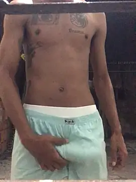 Snapshot of lcsexy45 chatting on 04/21/26, 04:41 lcsexy45 online show from 04/21/26, 04:41