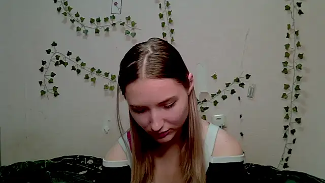  kikiclark   online show from 11/09/25, 04:16