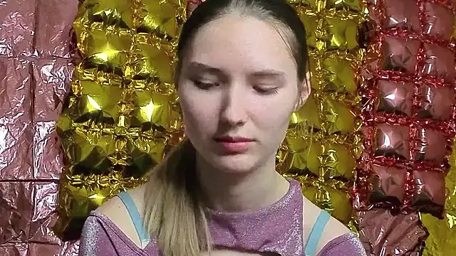  kikiclark   online show from 03/21/26, 09:18