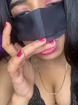 Snapshot of DesiSexyMonika chatting on 04/15/26, 07:58 DesiSexyMonika online show from 04/15/26, 07:58