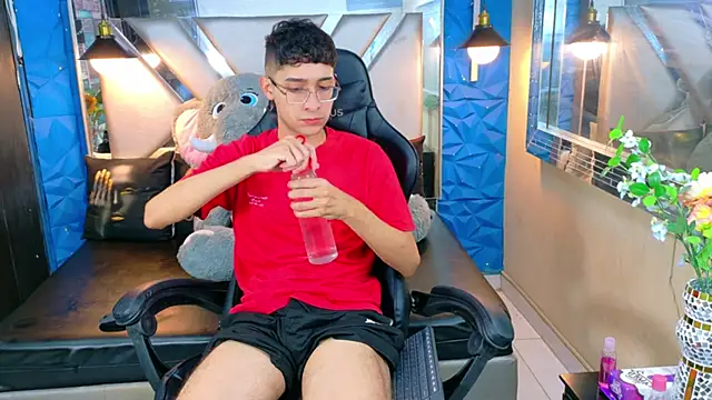 Snapshot of Kygo_Williams chatting on 09/19/25, 02:18 Kygo Williams online show from 09/19/25, 02:18