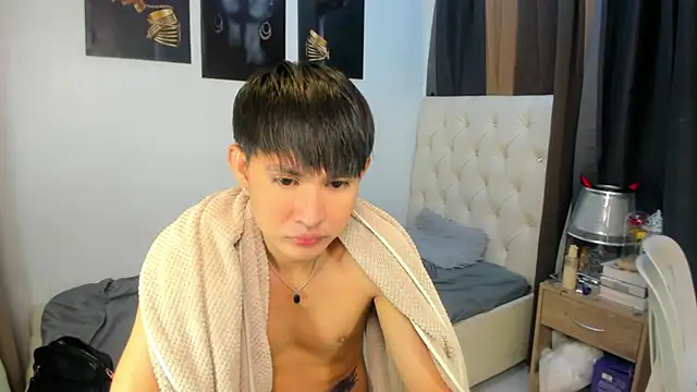 xxxhugecocktwinkxxx online show from 12/20/25, 06:37