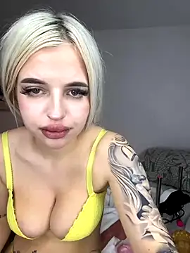Snapshot of Steffi_Snowbunny chatting on 10/08/25, 07:33 Steffi Snowbunny online show from 10/08/25, 07:33