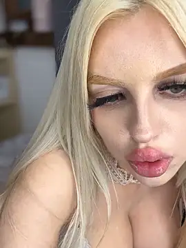 Steffi Snowbunny online show from 04/15/26, 07:58