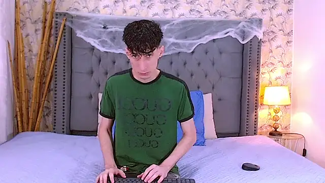 Luke Carter online show from 10/08/25, 01:09