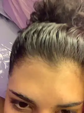 Snapshot of luluzinhax chatting on 10/20/25, 04:46 luluzinhax online show from 10/20/25, 04:46