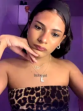 Snapshot of luluzinhax chatting on 11/20/25, 01:50 luluzinhax online show from 11/20/25, 01:50