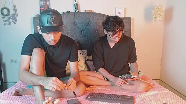 logan willyams  online show from 10/30/25, 04:03