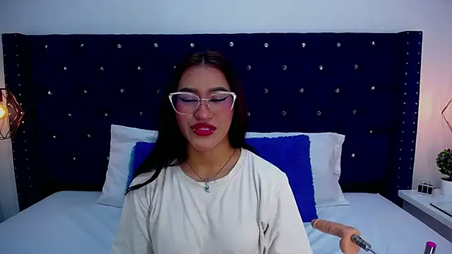 miss aris online show from 11/12/25, 03:18