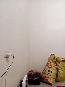 Snapshot of sumy-00 chatting on 11/13/25, 02:54 sumy-00 online show from 11/13/25, 02:54