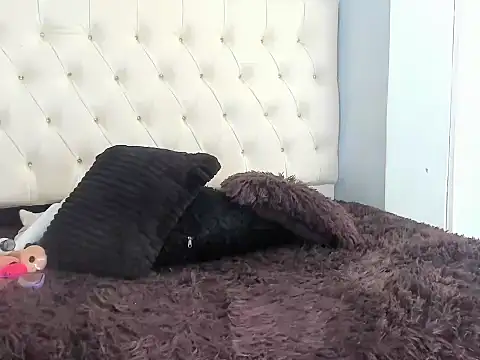 Sally Moonn online show from 09/15/25, 06:08