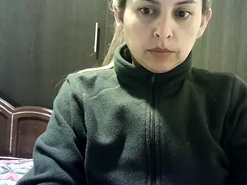 Valery  Rouse  online show from 10/25/25, 04:42