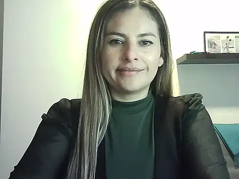 Valery  Rouse  online show from 05/15/26, 08:16