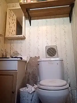 Snapshot of CaramelBrownBBC14 chatting on 11/24/25, 04:29 CaramelBrownBBC14 online show from 11/24/25, 04:29