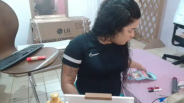 Snapshot of SecretBrunette chatting on 10/12/25, 11:59 SecretBrunette online show from 10/12/25, 11:59