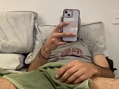 Snapshot of Superwow54 chatting on 10/26/25, 08:04 Superwow54 online show from 10/26/25, 08:04