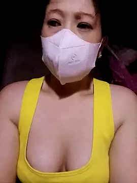 Snapshot of VanGau031694 chatting on 09/22/25, 01:57 VanGau031694 online show from 09/22/25, 01:57