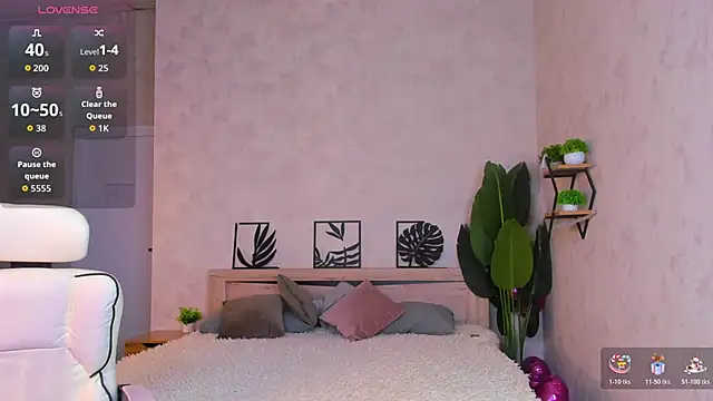 Snapshot of Lynn_Martin chatting on 04/05/26, 12:19 Lynn Martin online show from 04/05/26, 12:19