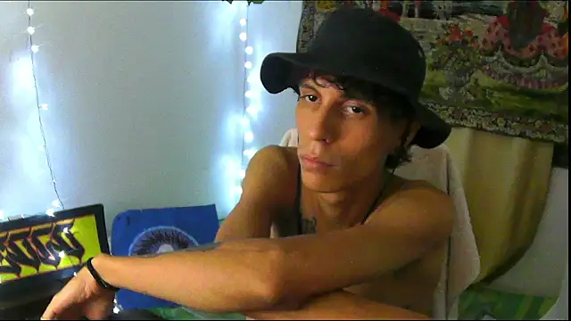 Crxxxsh online show from 09/10/25, 02:44