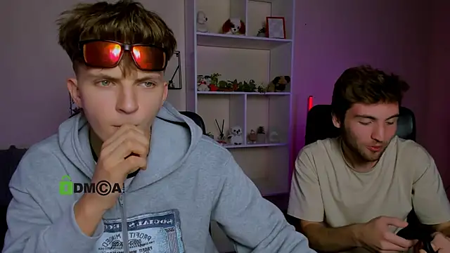 travis wolf  online show from 10/04/25, 07:01