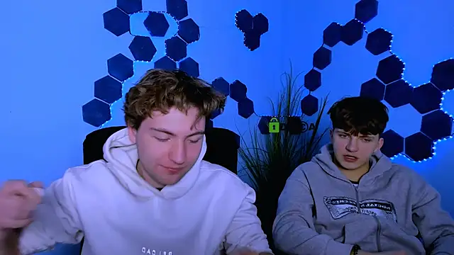 travis wolf  online show from 03/03/26, 09:26