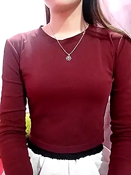 Snapshot of CherryBeii chatting on 11/28/25, 03:31 CherryBeii online show from 11/28/25, 03:31