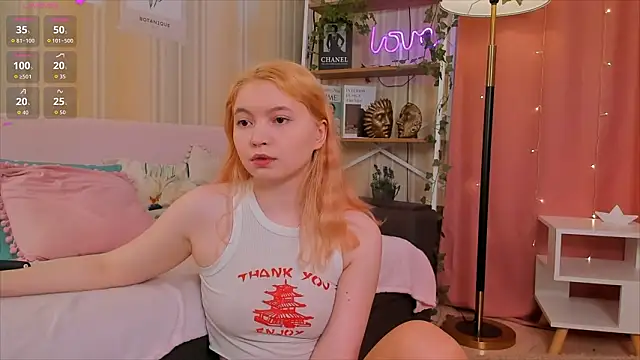 Snapshot of Ruminelle chatting on 03/31/26, 07:42 Ruminelle online show from 03/31/26, 07:42