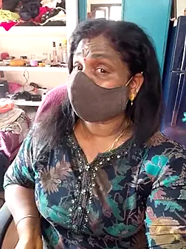 Snapshot of Tamil_Kavitha10 chatting on 04/18/26, 09:57 Tamil Kavitha10 online show from 04/18/26, 09:57