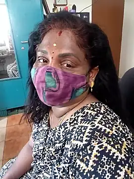 Snapshot of Tamil_Kavitha10 chatting on 04/28/26, 04:50 Tamil Kavitha10 online show from 04/28/26, 04:50