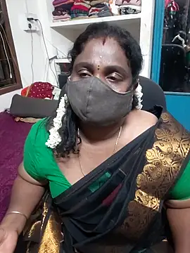 Snapshot of Tamil_Kavitha10 chatting on 05/10/26, 04:12 Tamil Kavitha10 online show from 05/10/26, 04:12