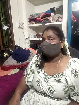 Snapshot of Tamil_Kavitha10 chatting on 05/15/26, 05:31 Tamil Kavitha10 online show from 05/15/26, 05:31