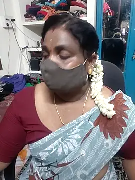 Snapshot of Tamil_Kavitha10 chatting on 05/18/26, 05:52 Tamil Kavitha10 online show from 05/18/26, 05:52